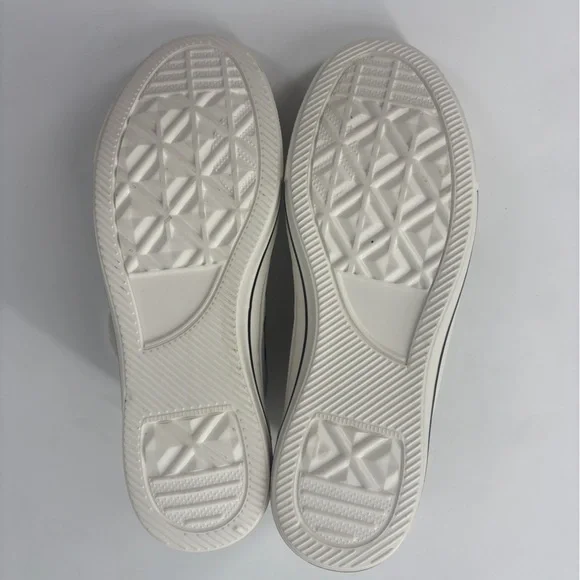 Stylish Women's High-Top Sneakers - beagles dogs - Picture 8 of 8